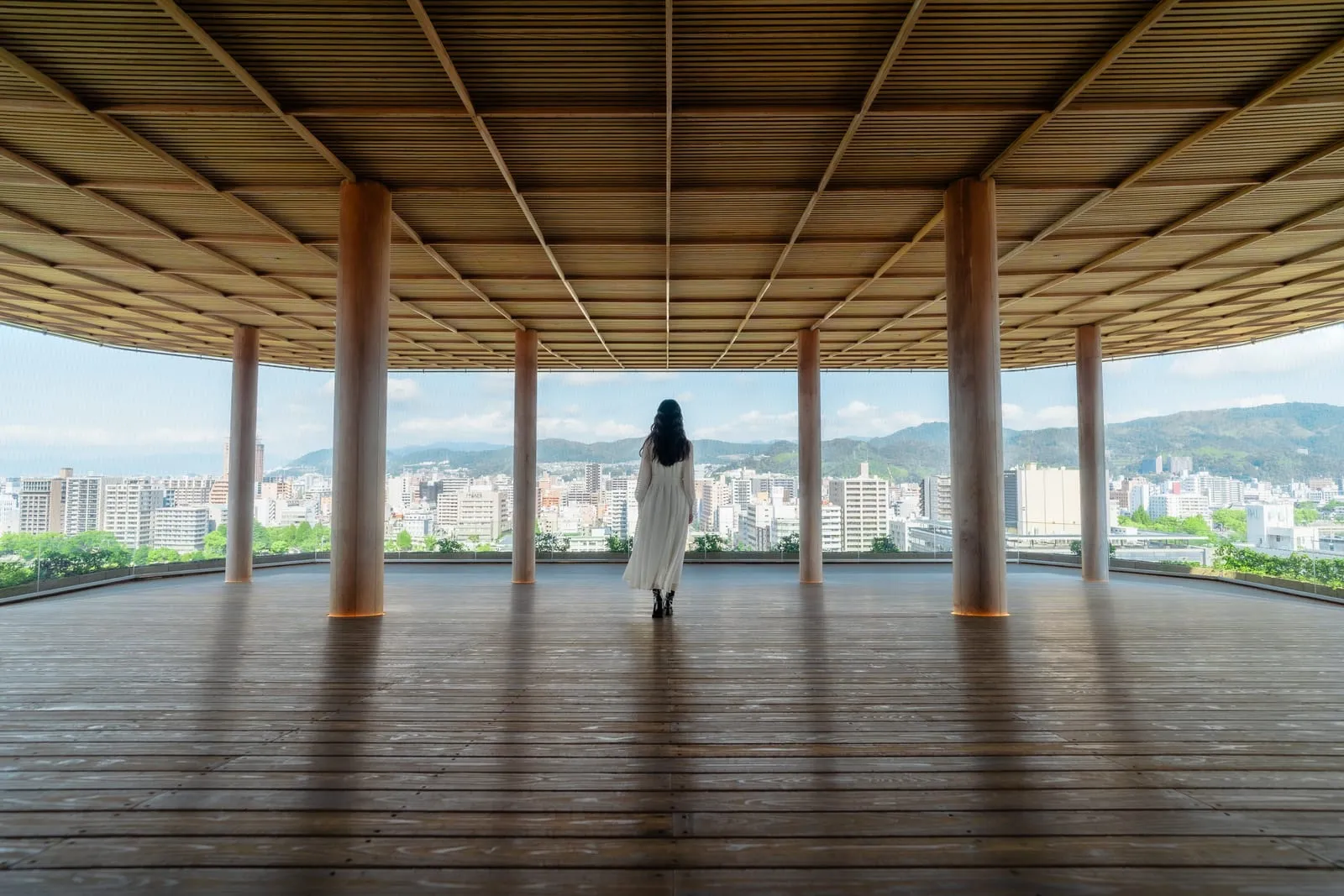 昼のおりづるタワー屋上展望台