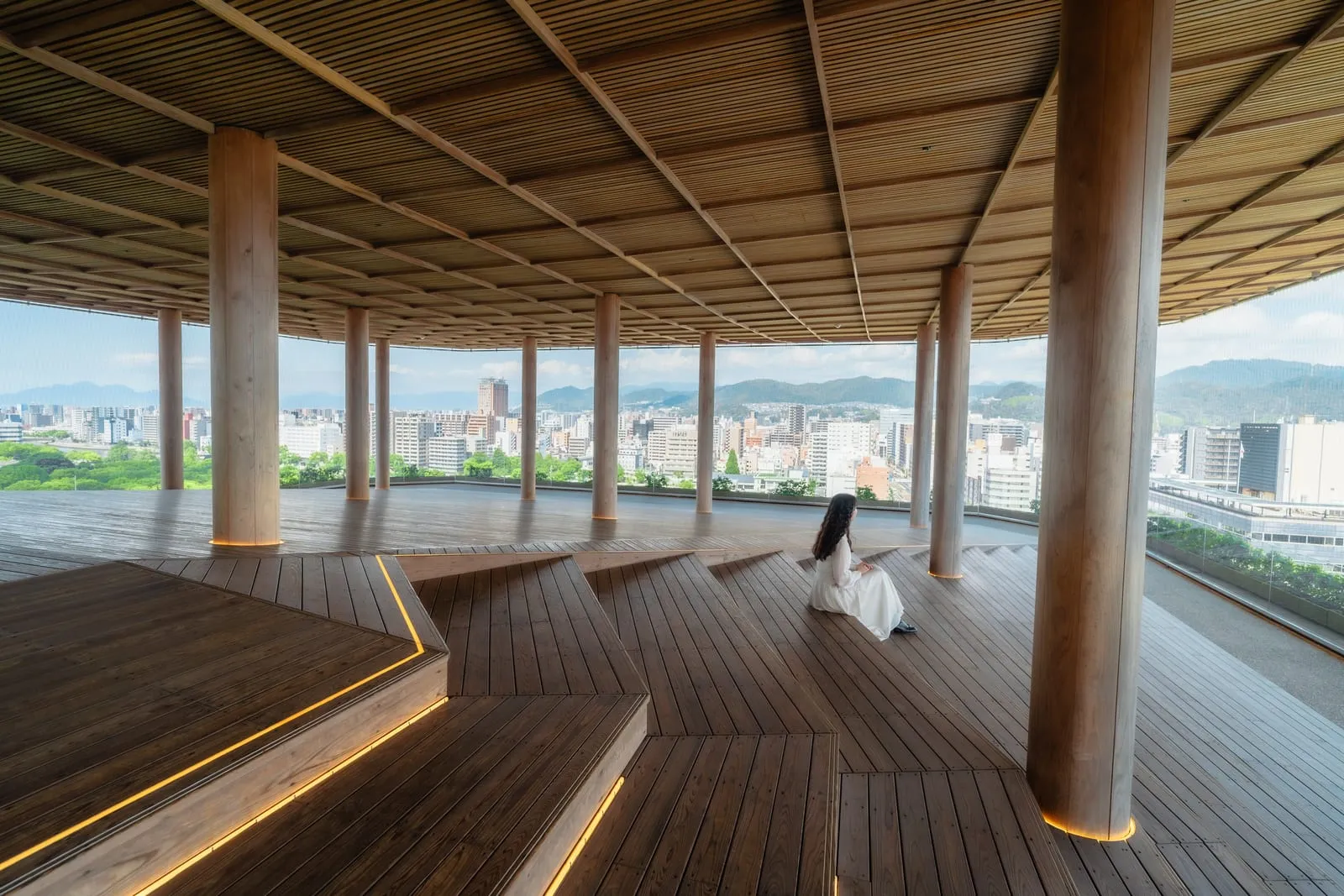 昼のおりづるタワー屋上展望台