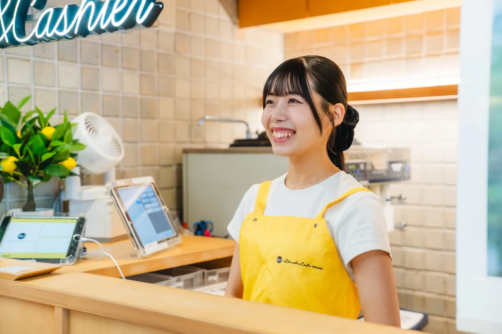 おりづるタワーで働くスタッフ